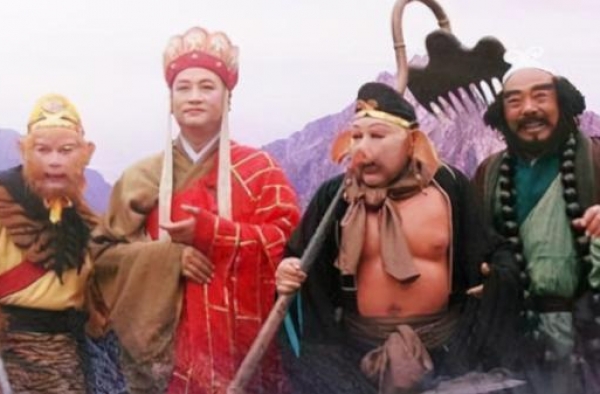 “唐僧”迟重瑞近照，78岁妻子是女首富，仨孩子没一个是亲生