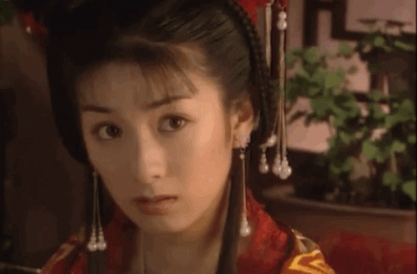 43岁“失婚妇女”黄奕，该用什么心态面对44岁成功的赵薇？