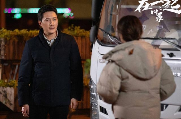 10月播放量“吓人”的剧：《完美先生》8亿第三，榜首破10亿
