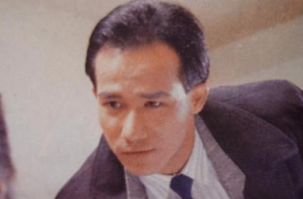 61岁李子雄近照曝光，“父女恋”恩爱十年，年近花甲生二胎