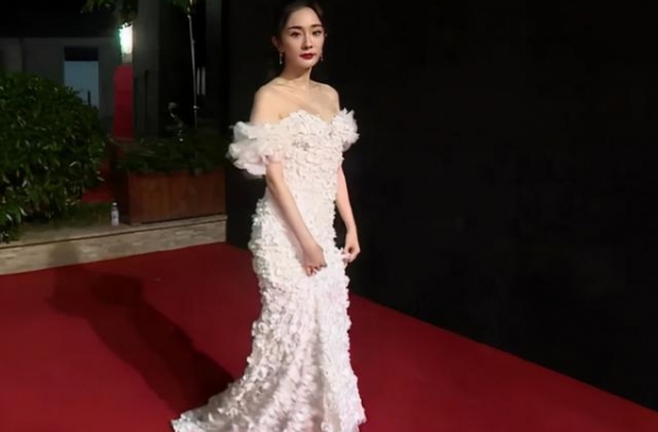 风尚大典：杨幂唐嫣比美，乔欣撞脸范冰冰，江疏影太透戚薇像鸵鸟