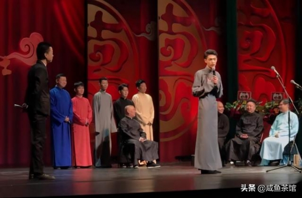 相声界奇葩的“跳门”事件，郭德纲上下两头都占齐