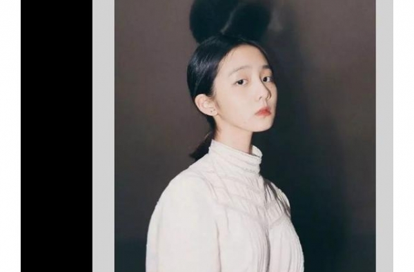 黄磊为女儿多多出道打call，拥有“电影脸”的多多，气质出众