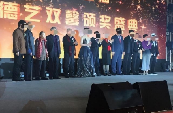 张少华：56岁出道68岁夺后，82岁获终身成就奖却靠轮椅出行