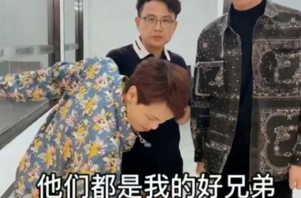 56岁黄一山与网红互称兄弟？曾自曝一月接15部剧，被指太缺钱