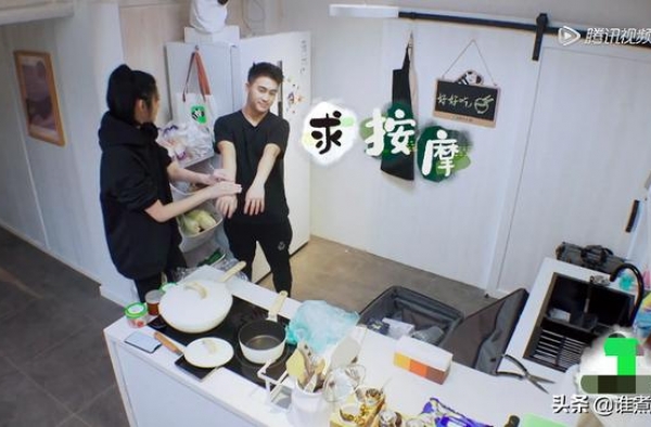 《三重奏》何猷君好油腻，秀恩爱用力过猛，奚梦瑶略显冷漠抗拒