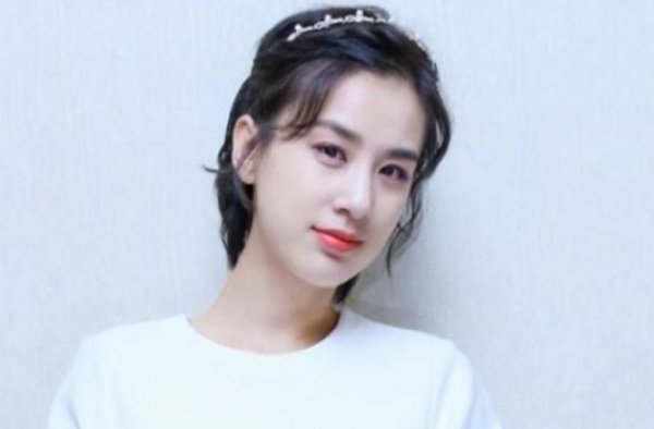 杨子因黄圣依与网红散打对骂，骂战言辞激烈，网友细节猜炒作
