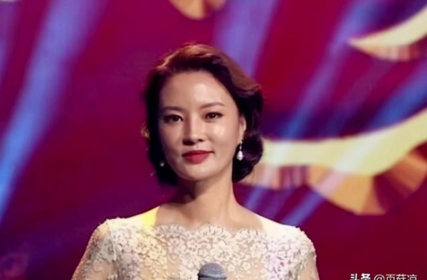 43岁刘芳菲近照曝光，富豪男友私生活不检点，婚姻感情尽皆成谜
