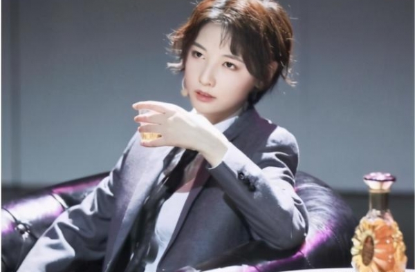 硬糖少女短发造型，赵粤帅气，郑乃馨甜美，看到陈卓璇：别换了吧