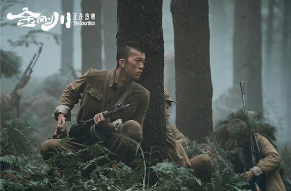 《八佰》《金刚川》之后，30岁的他立住了丨专访李九霄