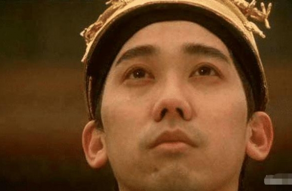 原本只是小客串，结果活生生＂演成主角＂，网友：我替主演尴尬