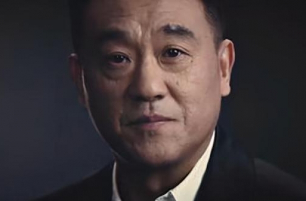 有种深情叫何冰，14年从来不发自己媳妇照片，原来是同桌的你