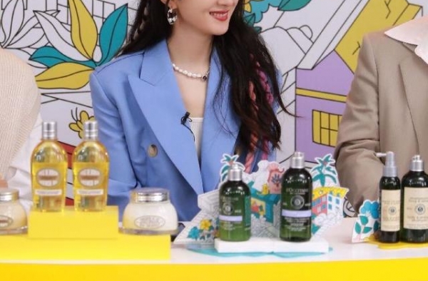 双十一明星直播：赵丽颖甜酷，任嘉伦宠粉，宋茜好美、王源帅气