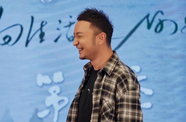 靠王小丫关系进央视，尼格买提成长为央视门面，制作节目站稳脚跟
