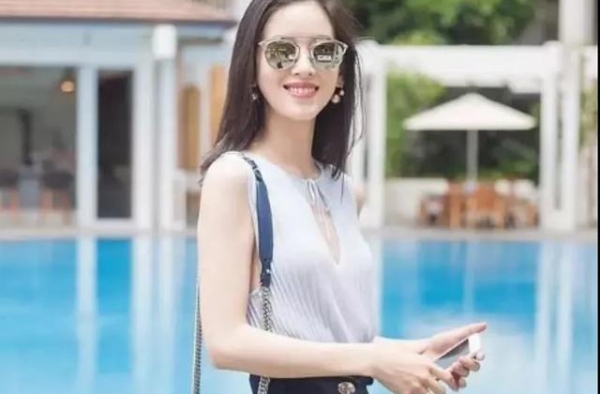 娱乐圈为了真爱，年纪轻轻甘愿做后妈的女星，王艳赵薇上榜