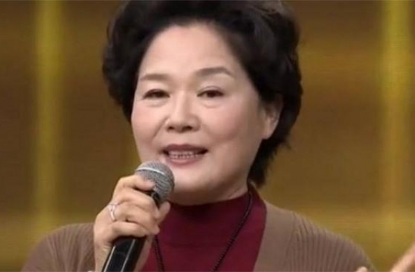 《渴望》刘慧芳：导演9次拜访杨青希望她演女主，开拍后却演女二