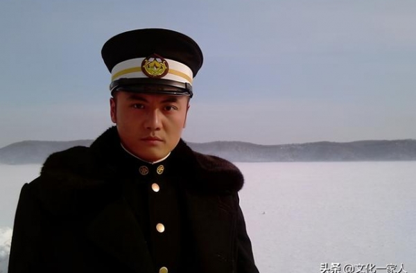 《悬崖》里的任长春——反派人物的另类，既是空前，也可能绝后