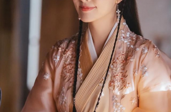 孟子义特别出演《燕云台》开播 出场气质温婉受赞许
