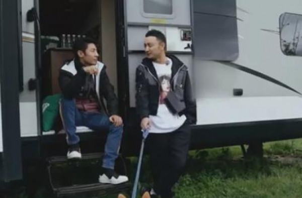 撒贝宁、尼格买提“撒尼”组合出道，慢综艺好看关键是人有趣