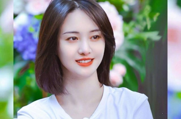 有种自信叫郑爽，同样的美人鱼cos，毛晓彤郑爽两人你站哪边？