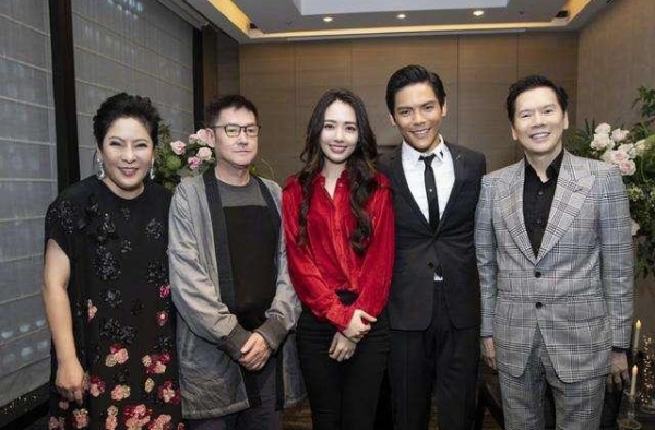 郭碧婷答应生3个孩子，向太奖励台北豪宅，网友：豪门生意经？