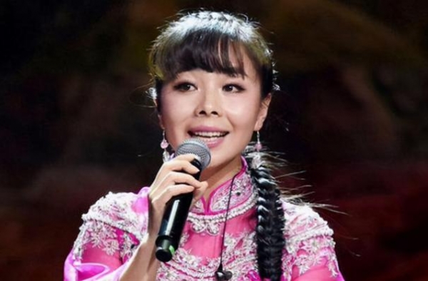 明星收入你了解多少？她是国家一级演员，因买不起房回家放牛