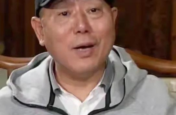 谢娜退出快本？小气导演养着小三小四；