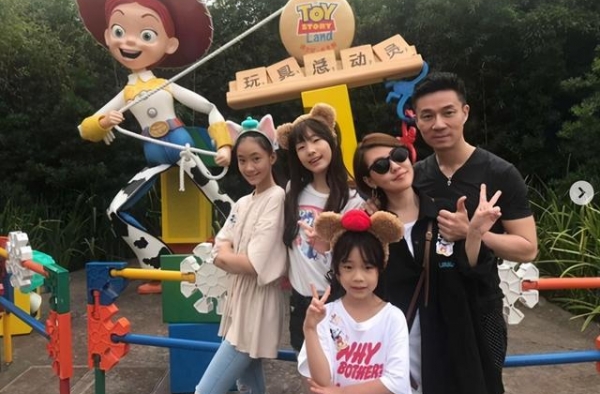 二女儿Lily追星杨丞琳 后台合照　小S回应笑翻网友