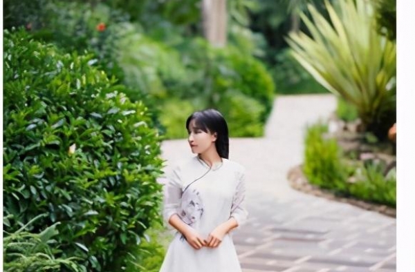 张馨予效仿李子柒回归田园？本人回应：我快胖到配不上做女演员了