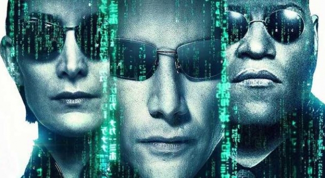 《黑客帝国4》开杀青派对，假装拍摄现场，钻人数限制法律空子