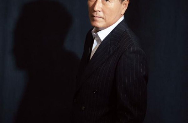 “老戏骨”杨立新：好演员不是导演指挥棒下的工具