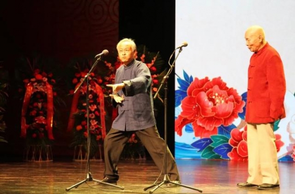 他们是马季的弟子，一起说相声整整60年，姜昆赵炎刘伟都来庆贺