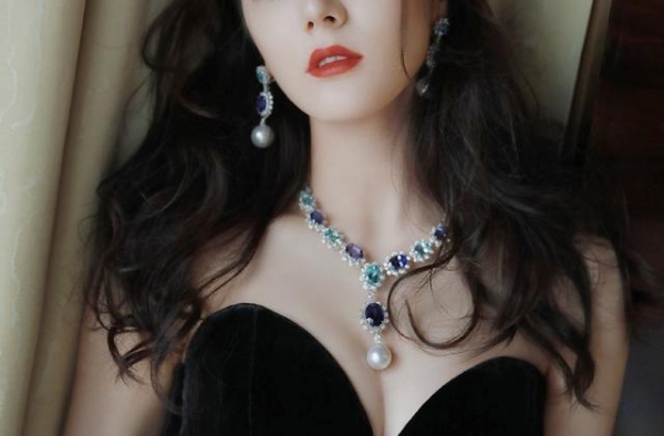 迪丽热巴：写真图集