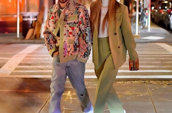 超模Gigi和前任美渣又复合了？两人合体亮相太甜，大圆脸抢镜