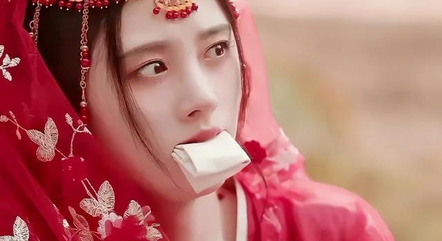 只是一部《如意芳霏》的时间，鞠婧祎又双叒叕凡尔赛式火了