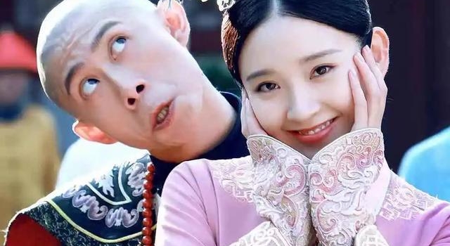 新《鹿鼎记》剧组太穷酸？划伤没血口红画，皇宫破烂龙袍线头乱飞