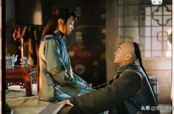 陈建斌新片开三轮，周迅穿红配绿、洞洞鞋，终于要在厦门首映了