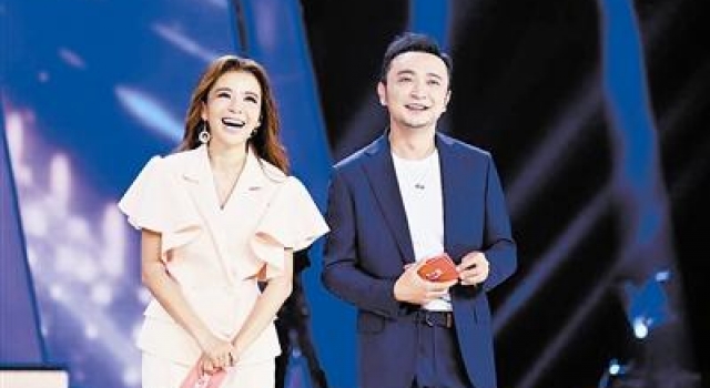 《星光大道》拉开决赛大幕