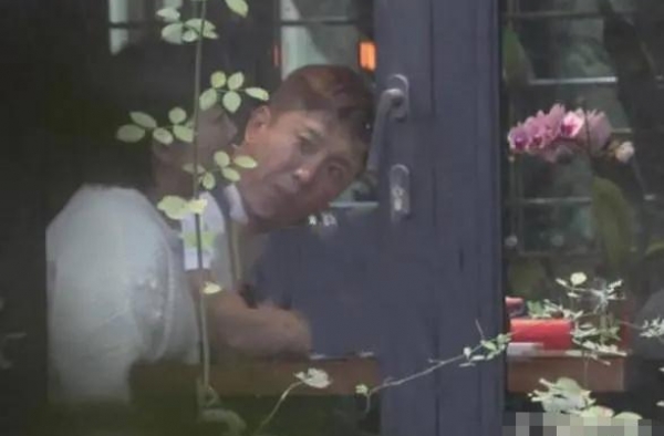歌王毛宁私下露面，和陈明关系亲密，对他最重要的女人不是杨钰莹