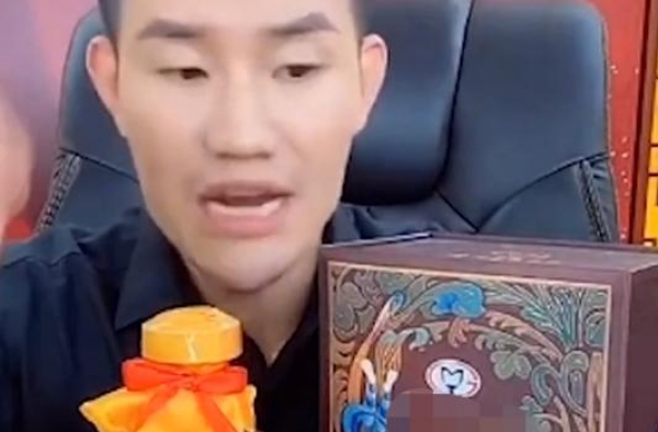 嘎子哥直播再翻车！卖货报虚高价格遭揭穿，被批频繁炒作名声堕落