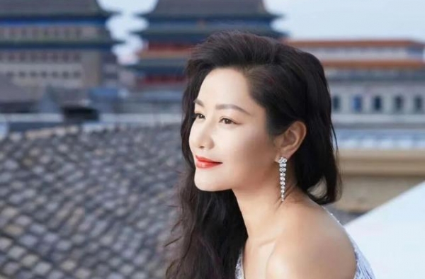 瞿颖母亲：离婚后主动为前夫介绍对象，女儿50岁不婚不育成心病