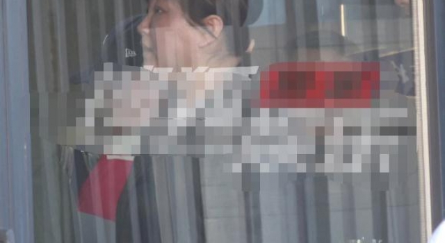 贾玲爆肥后现身工作室，脸大到肉都溢出来了，身体健康引担忧