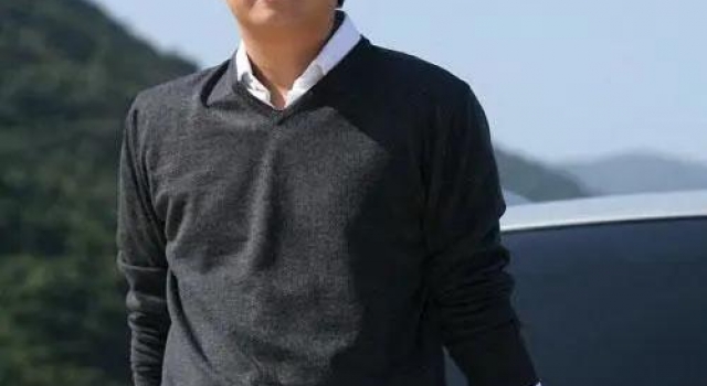和刘若英传绯闻 ，''偏爱''女学生，黄磊不帮学生黄海波复出