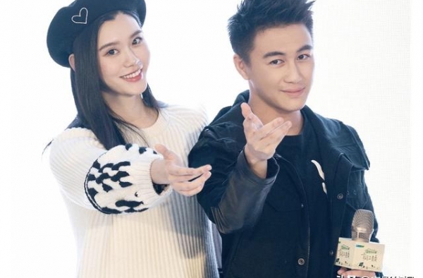 包文婧做客奚梦瑶家，夫妇俩为旧事现场道谢，背后缘由让人动容
