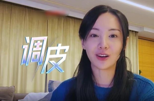 郑爽的小肉鼻又回来了，淡妆录视频清新可爱，是当年的楚雨荨