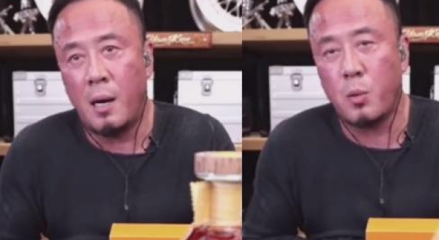 杨坤直播从脸红到脖子根，被疑喝大了！本人辟谣：只是去做了医美