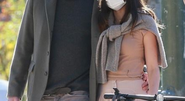 大本安娜热恋8个月 女友搬进两千万豪宅过圣诞
