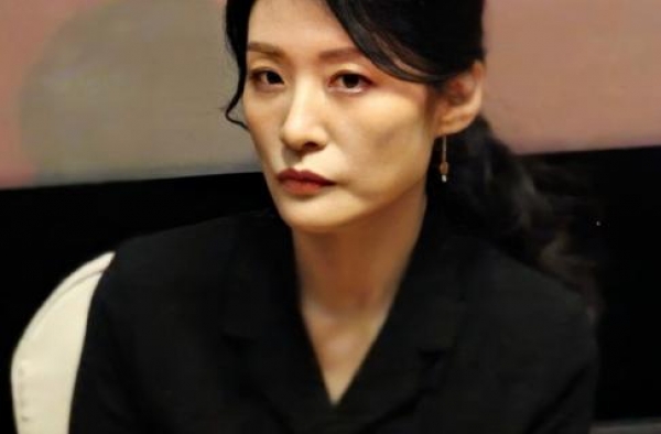 52岁周涛活动生图曝光，脸上凹凸不平皱纹多，法令纹深面色疲惫