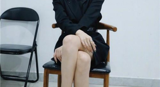 太拼！张馨予挑战光头造型 网友：美女才撑得住