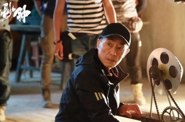 张艺谋因《一秒钟》彻底走下神坛了？沦为烂片导演？?票房仅1亿